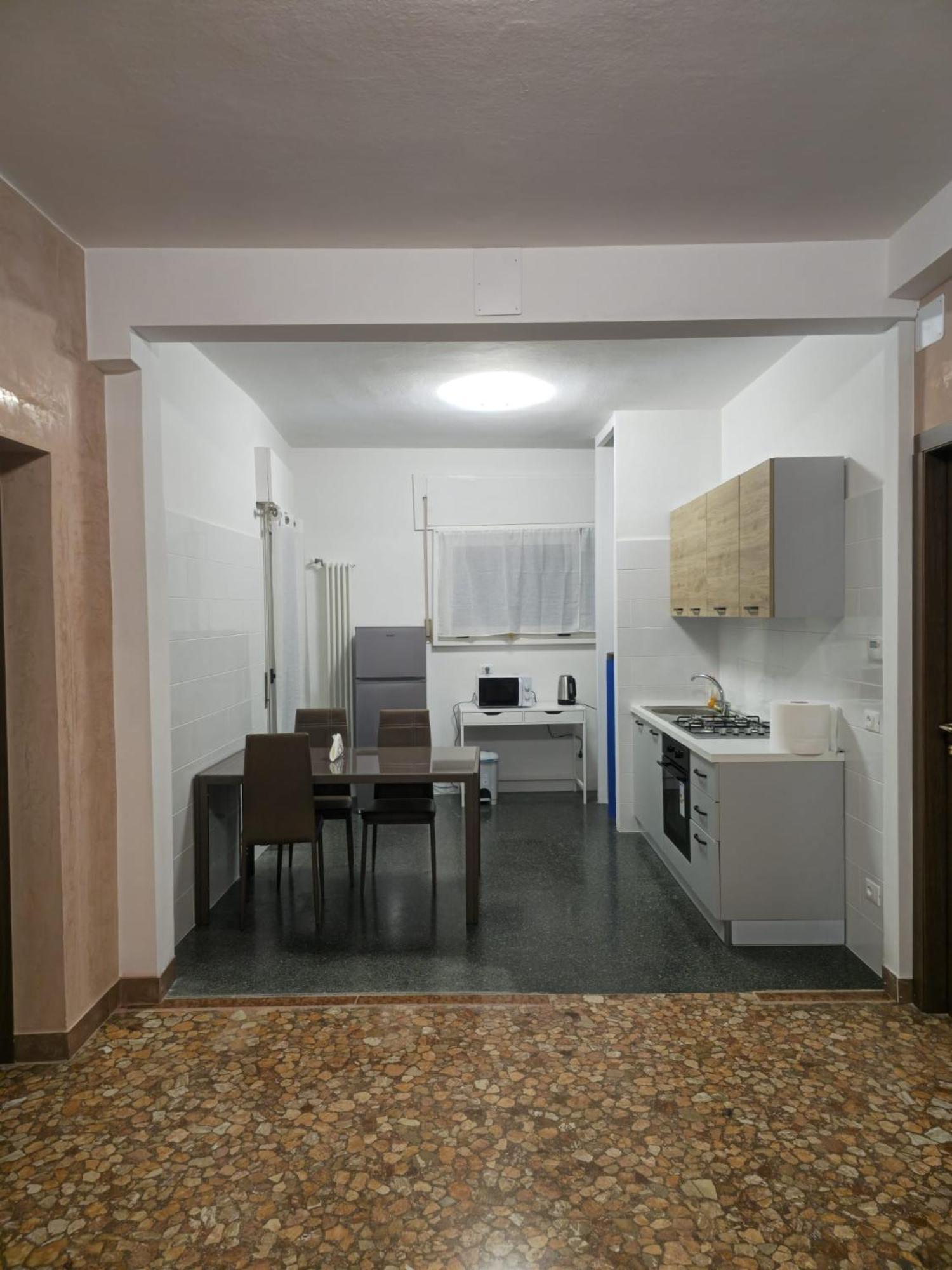 Habitación en casa particular Mmm Train Station 2 *